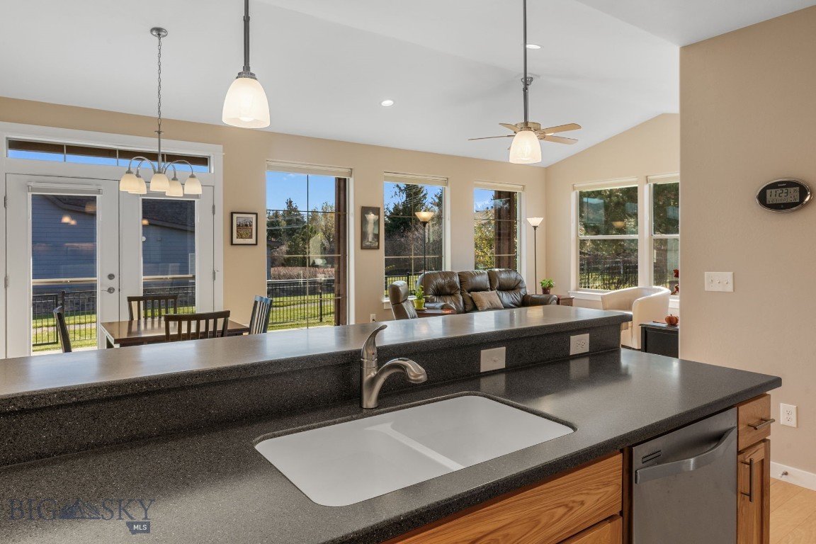 950 Josephine Drive Property Photo 23