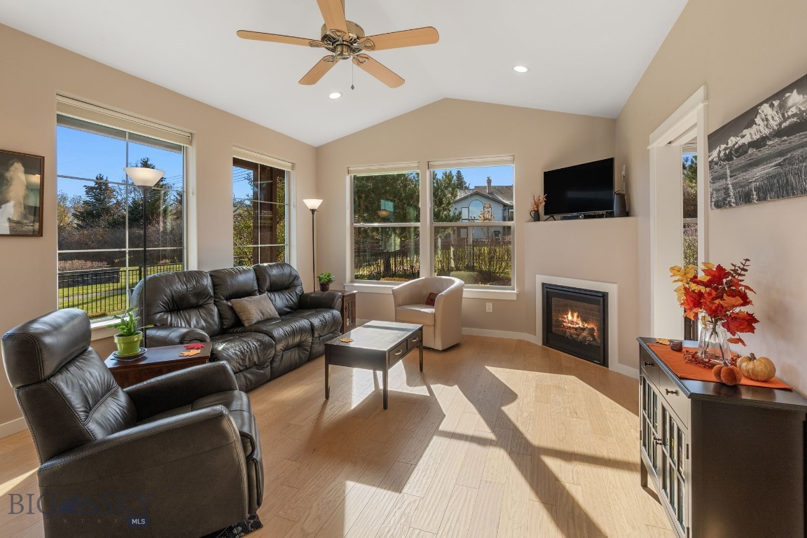 950 Josephine Drive Property Photo 25