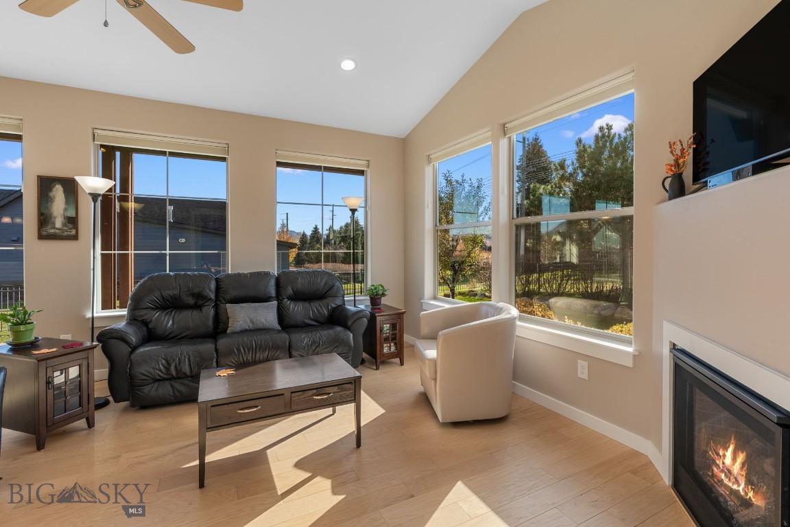 950 Josephine Drive Property Photo 28