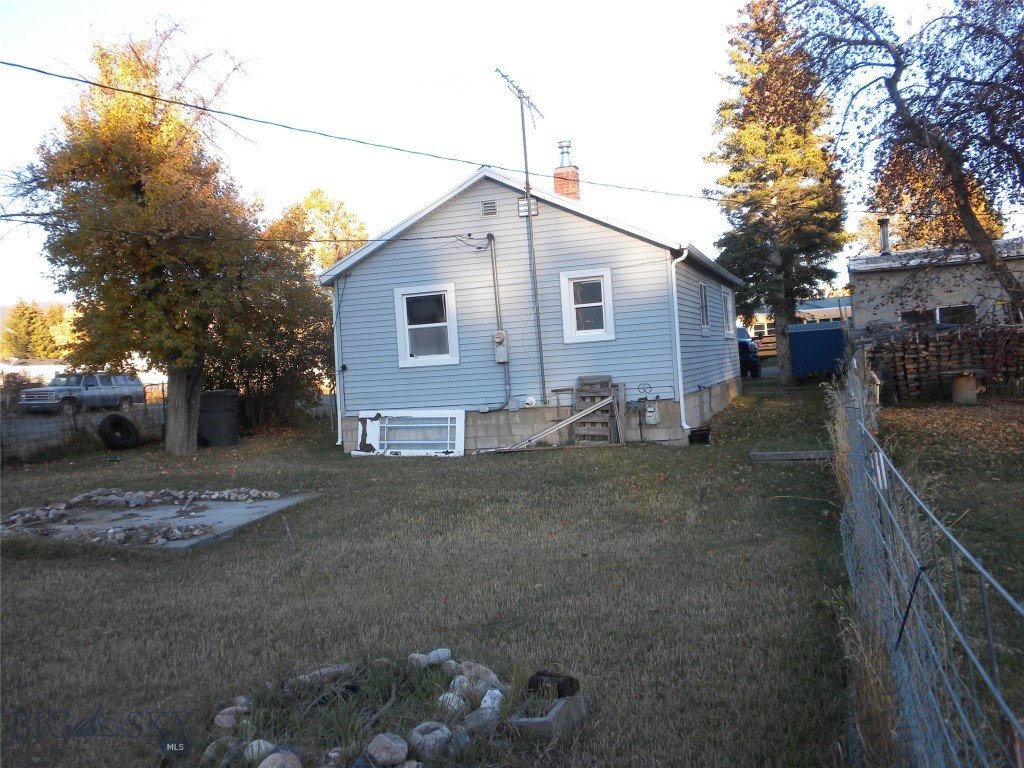 201 S Brooke Street Property Photo 7