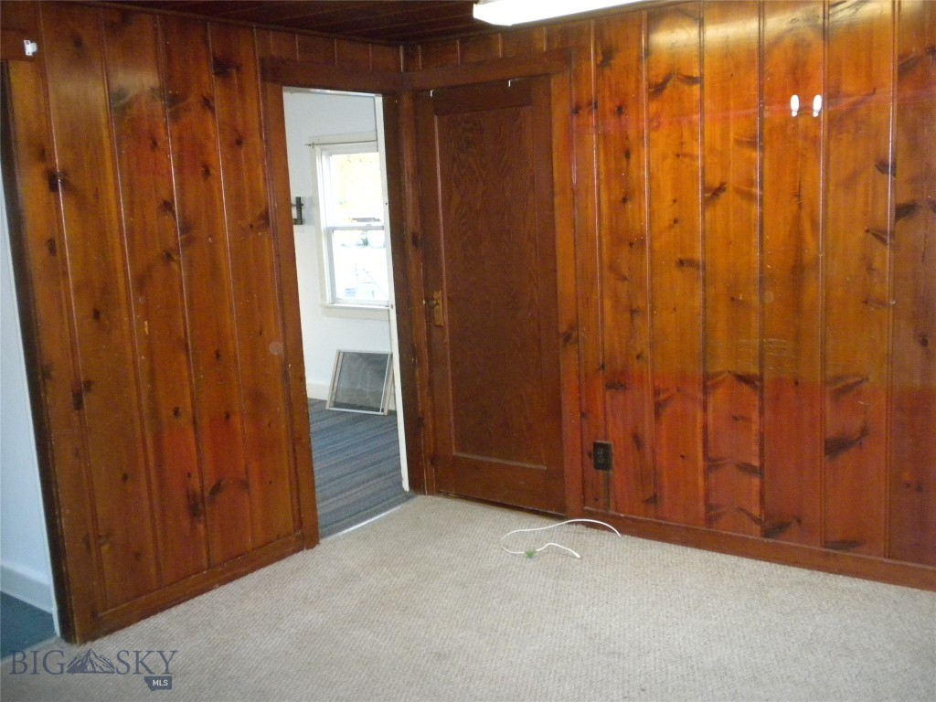 201 S Brooke Street Property Photo 11