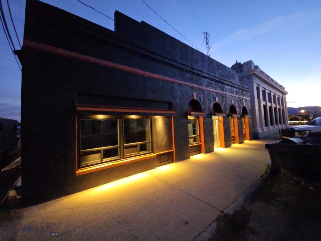 302 Missouri Avenue Property Photo 8