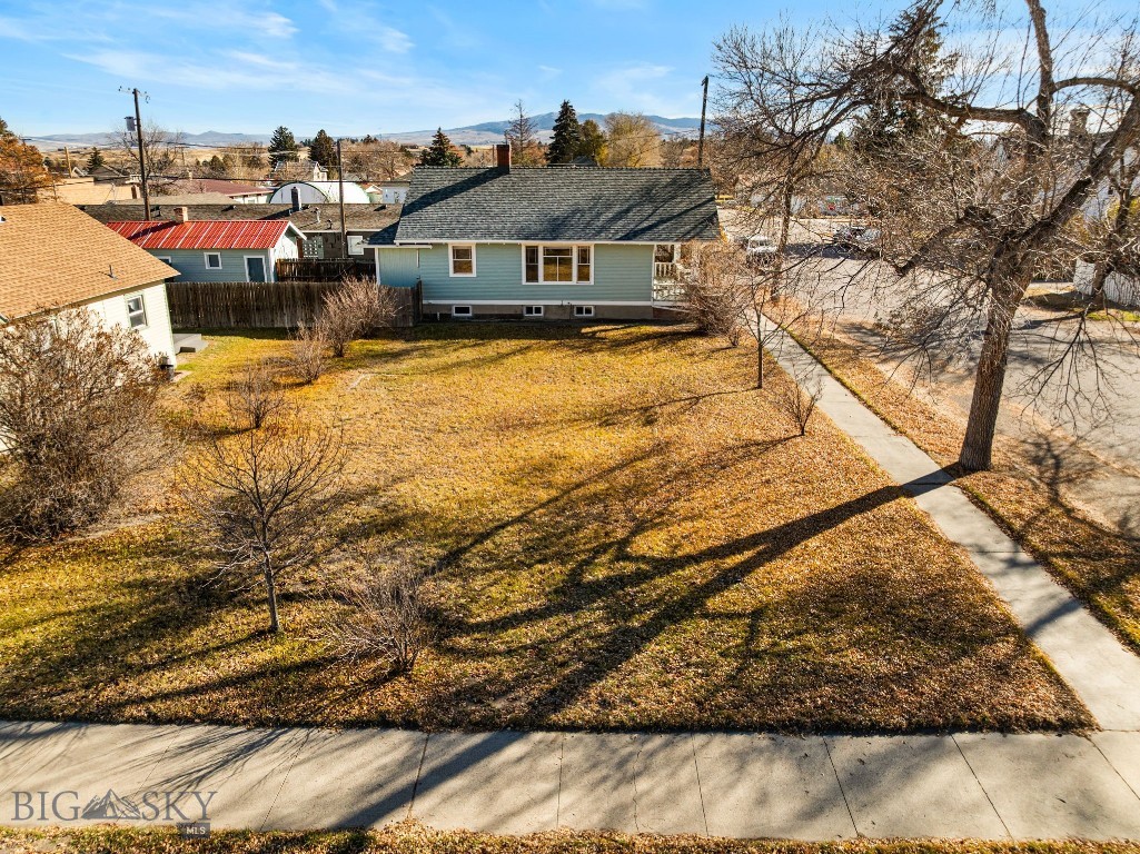 323 E Morse Street Property Photo 3