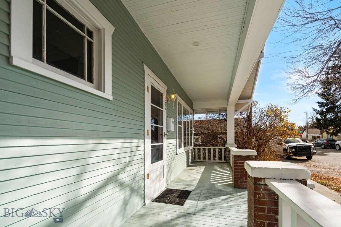 323 E Morse Street Property Photo 7