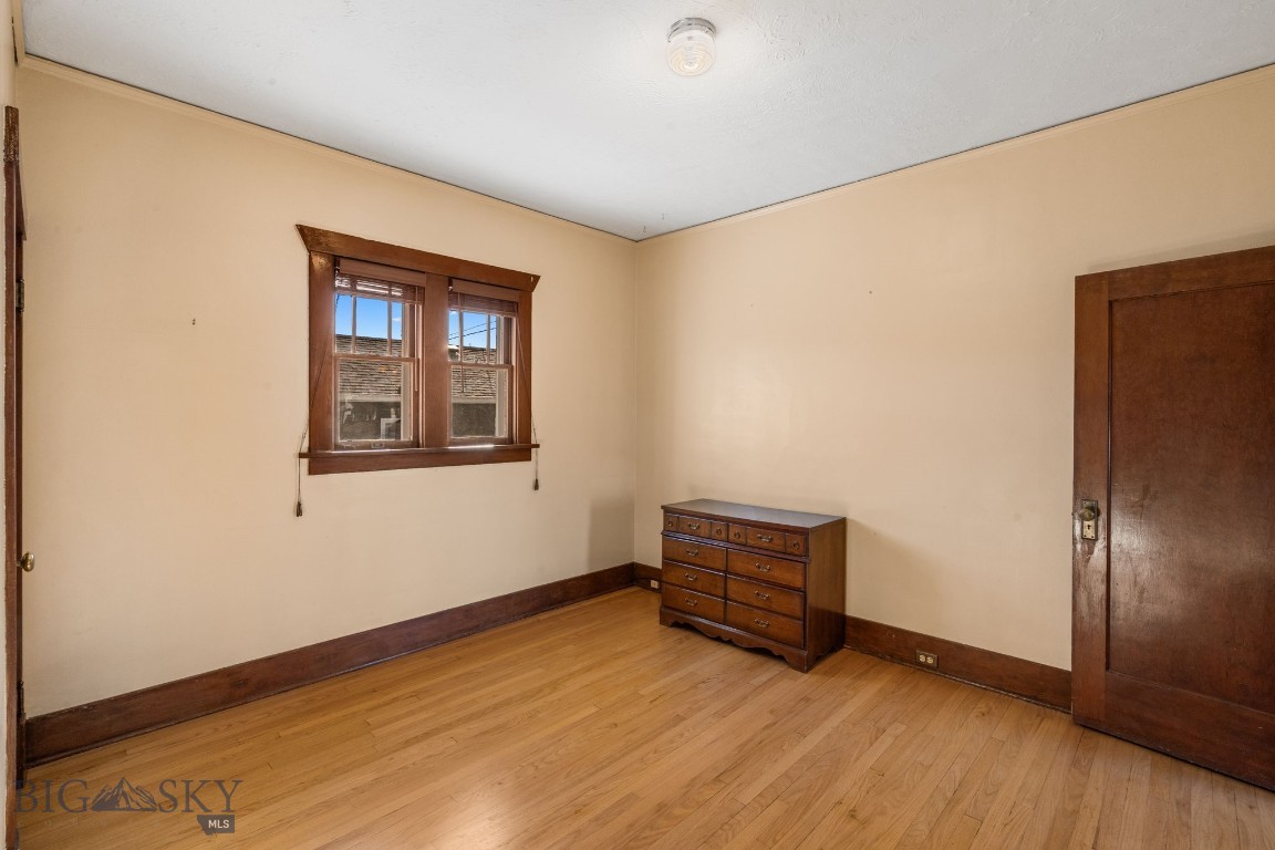 323 E Morse Street Property Photo 25