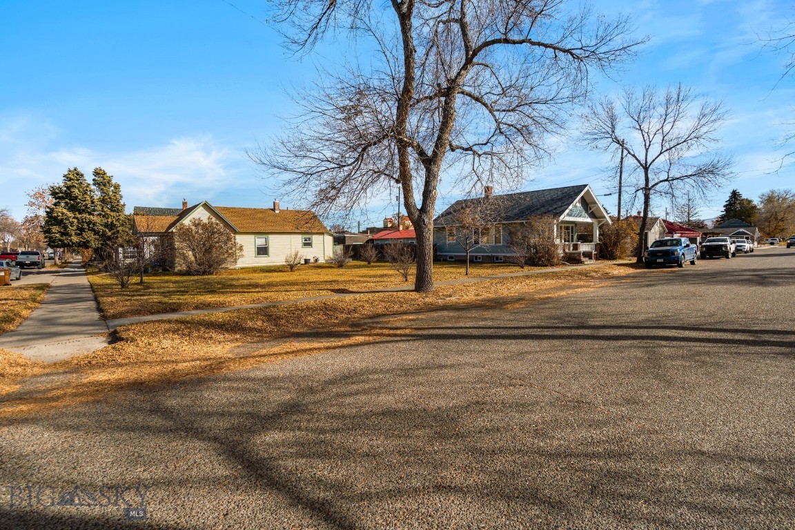 323 E Morse Street Property Photo 46