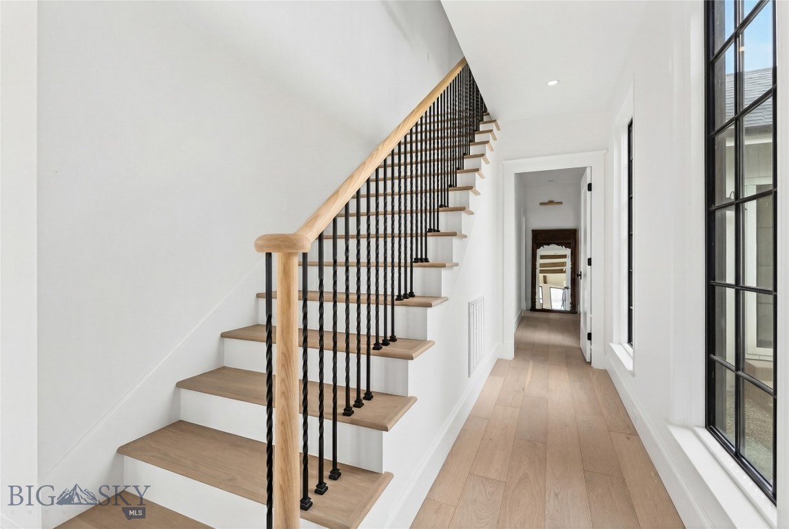 1301 Cambridge Drive Property Photo 15