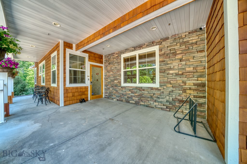 243 Pegasus Drive Property Photo 4