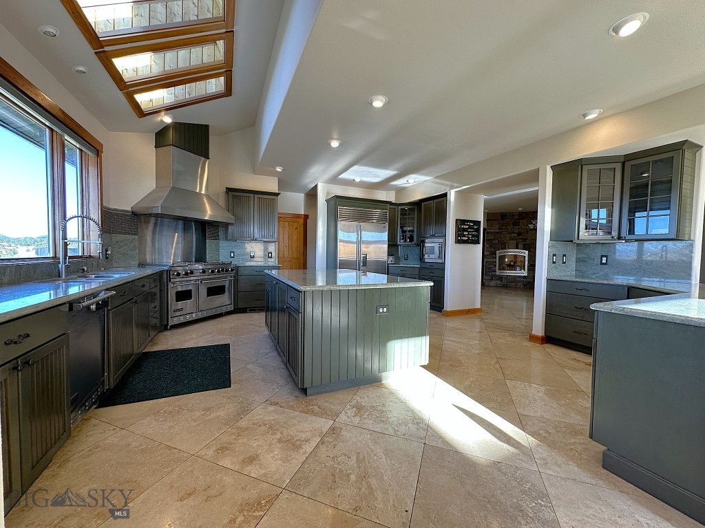 4220 Sunset Ridge Drive Property Photo 8