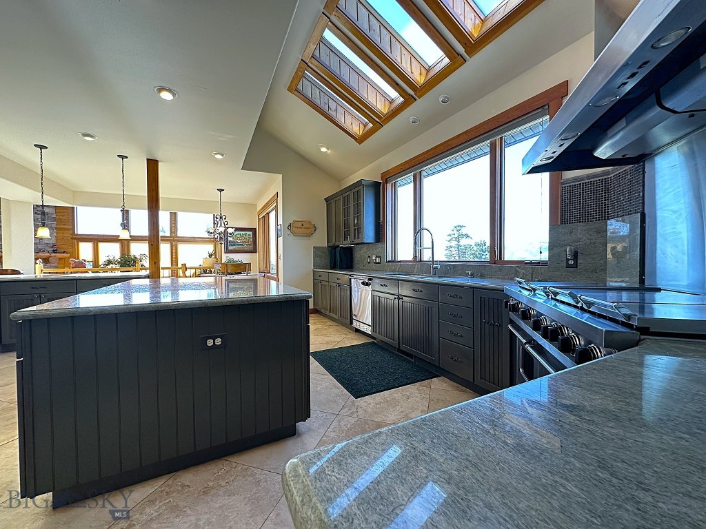 4220 Sunset Ridge Drive Property Photo 13