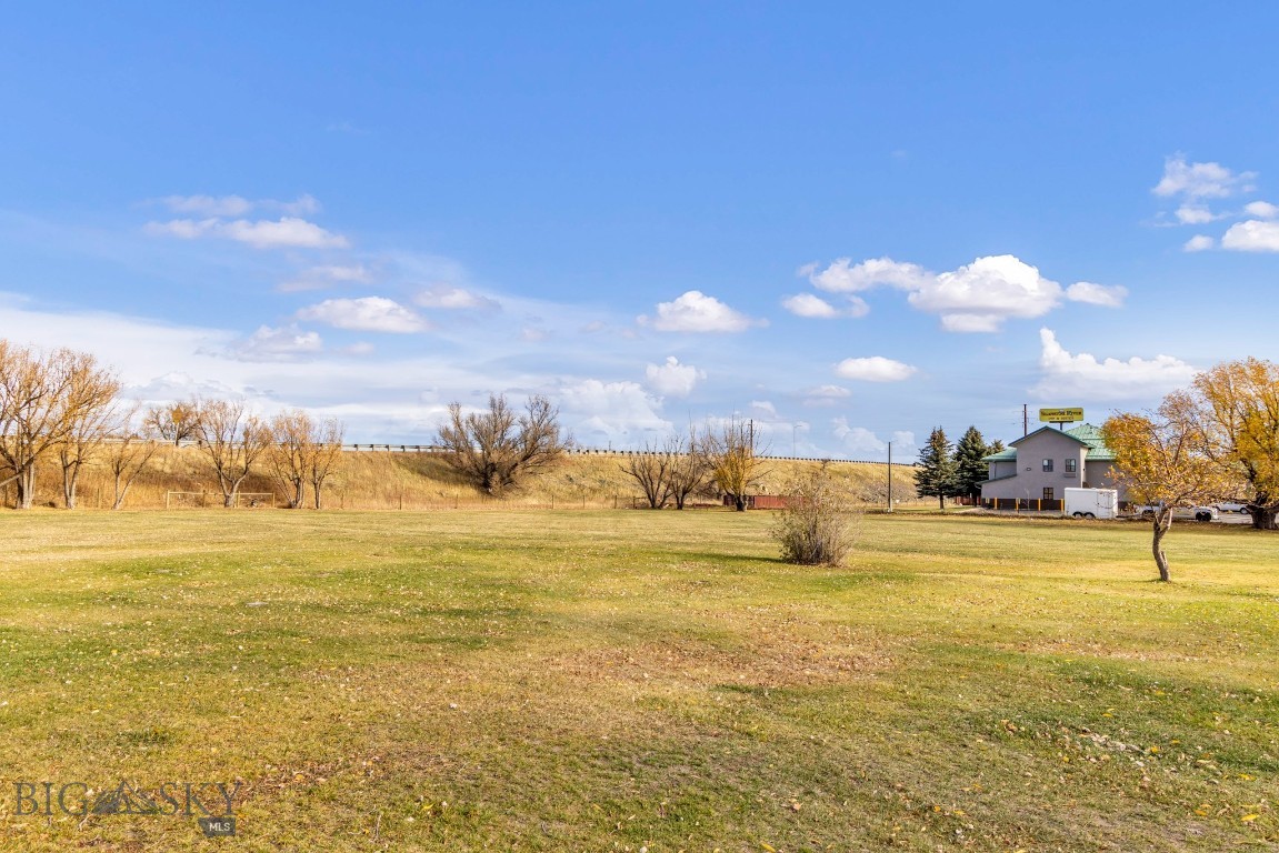16 Loves Lane Property Photo 13