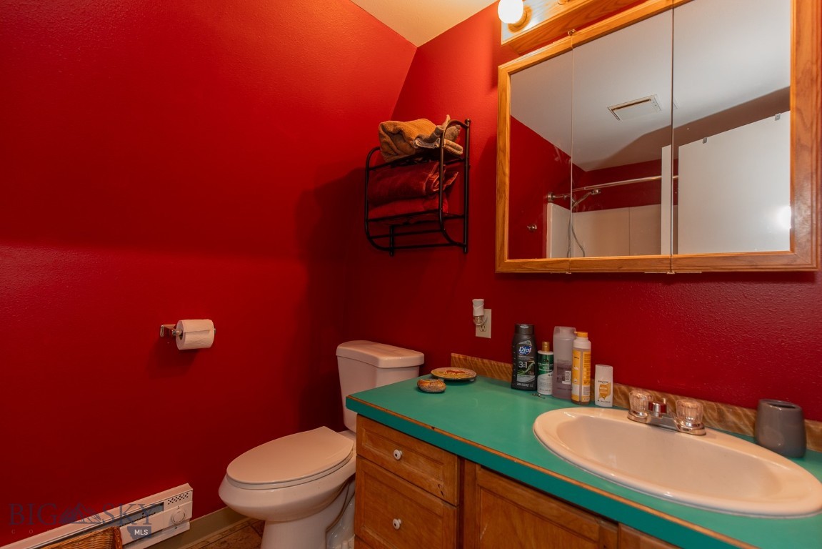 110 E Hamilton Property Photo 24