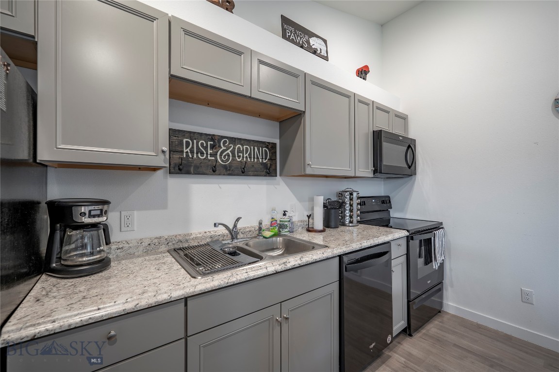 410 Brookline D Property Photo 13