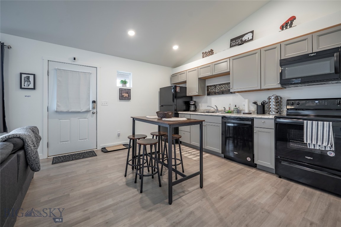 410 Brookline D Property Photo 16