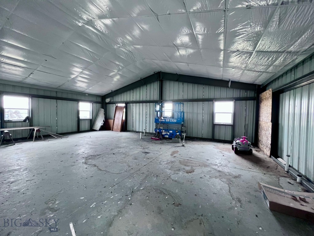 7069 Mainwaring Road Property Photo 6