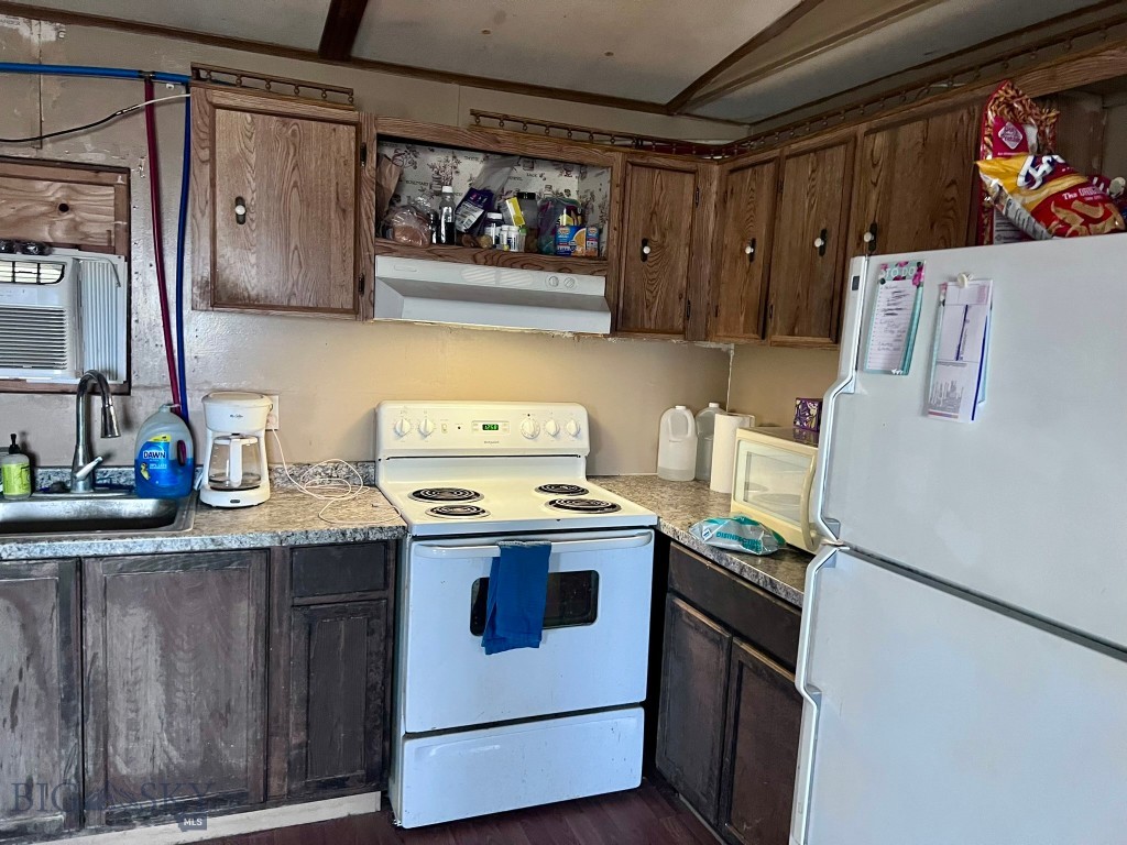7069 Mainwaring Road Property Photo 14