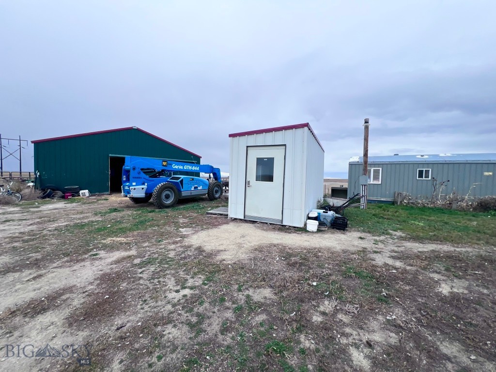 7069 Mainwaring Road Property Photo 15