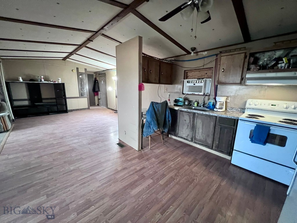 7069 Mainwaring Road Property Photo 26