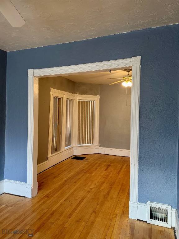 527 W Park Street Property Photo 6