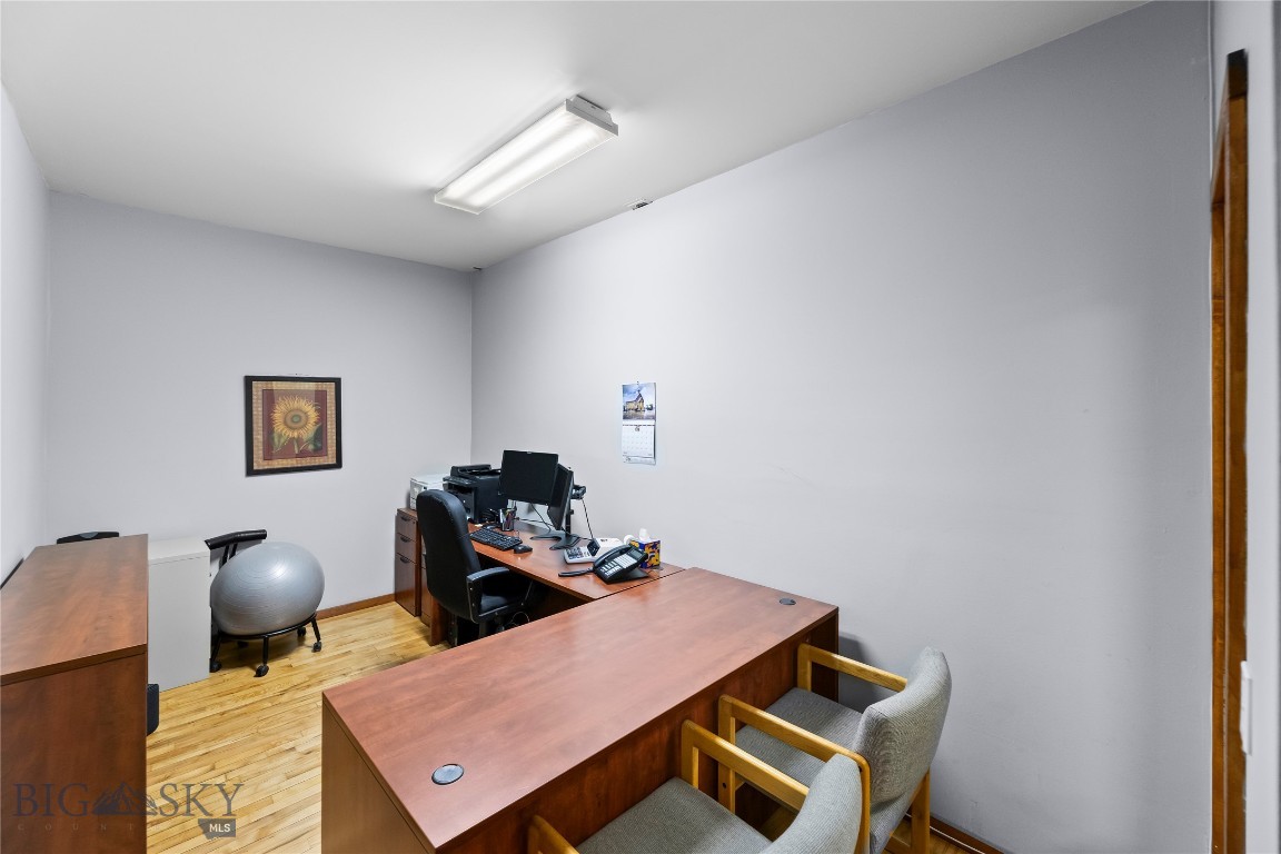 124/126 S 2nd Property Photo 17
