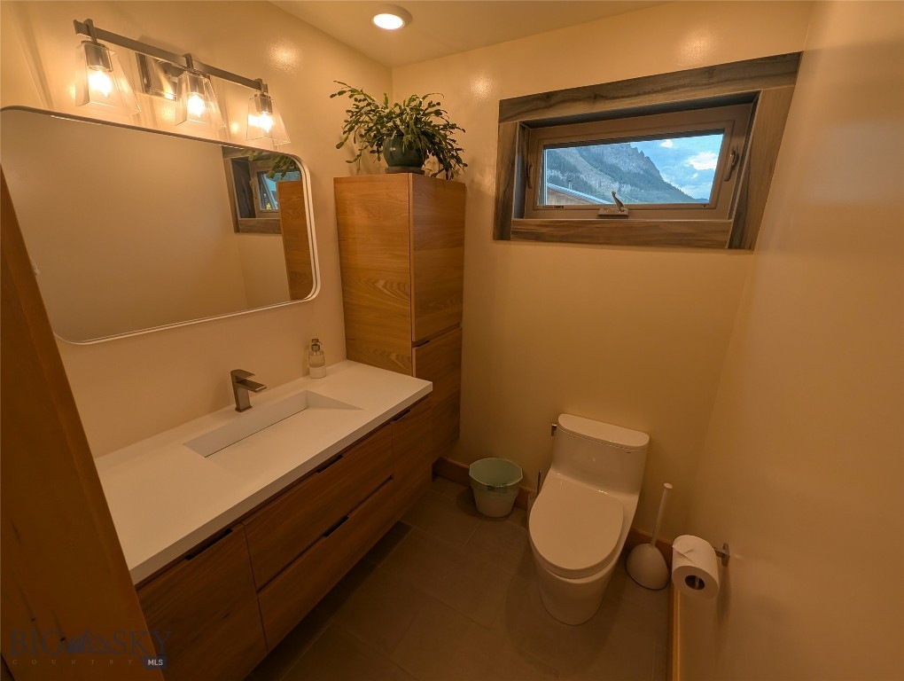304 Main E Property Photo 18