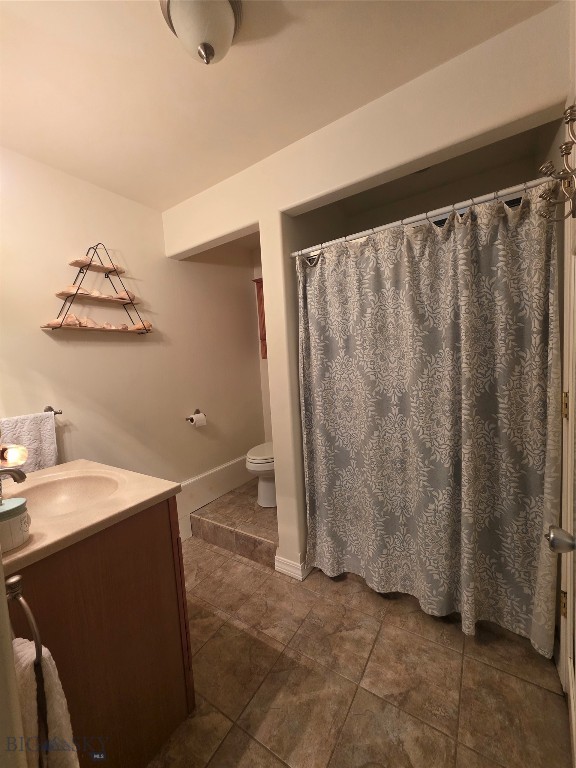 682 E River Road Property Photo 33