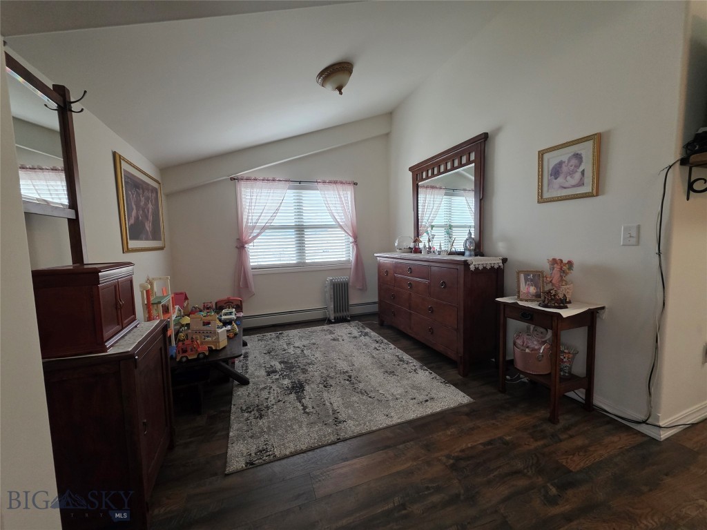 682 E River Road Property Photo 36