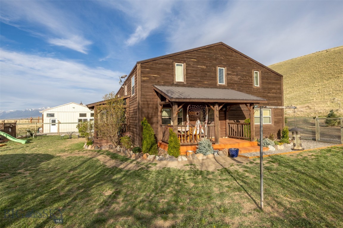 682 E River Road Property Photo 44