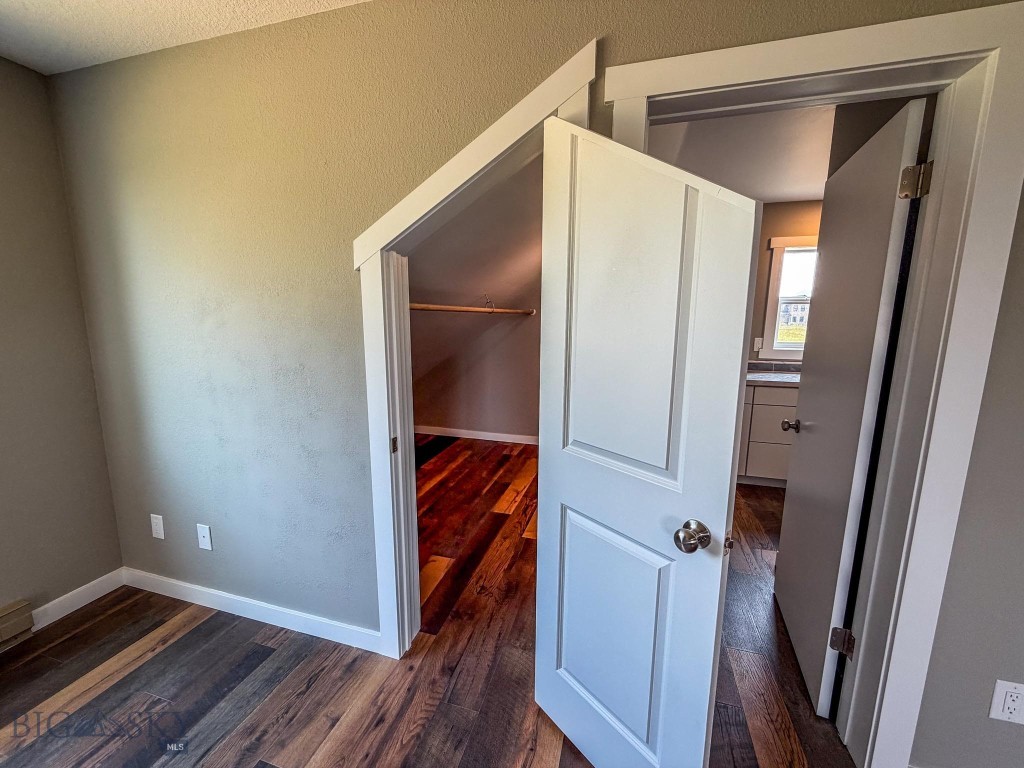 700 Solar Way Property Photo 6