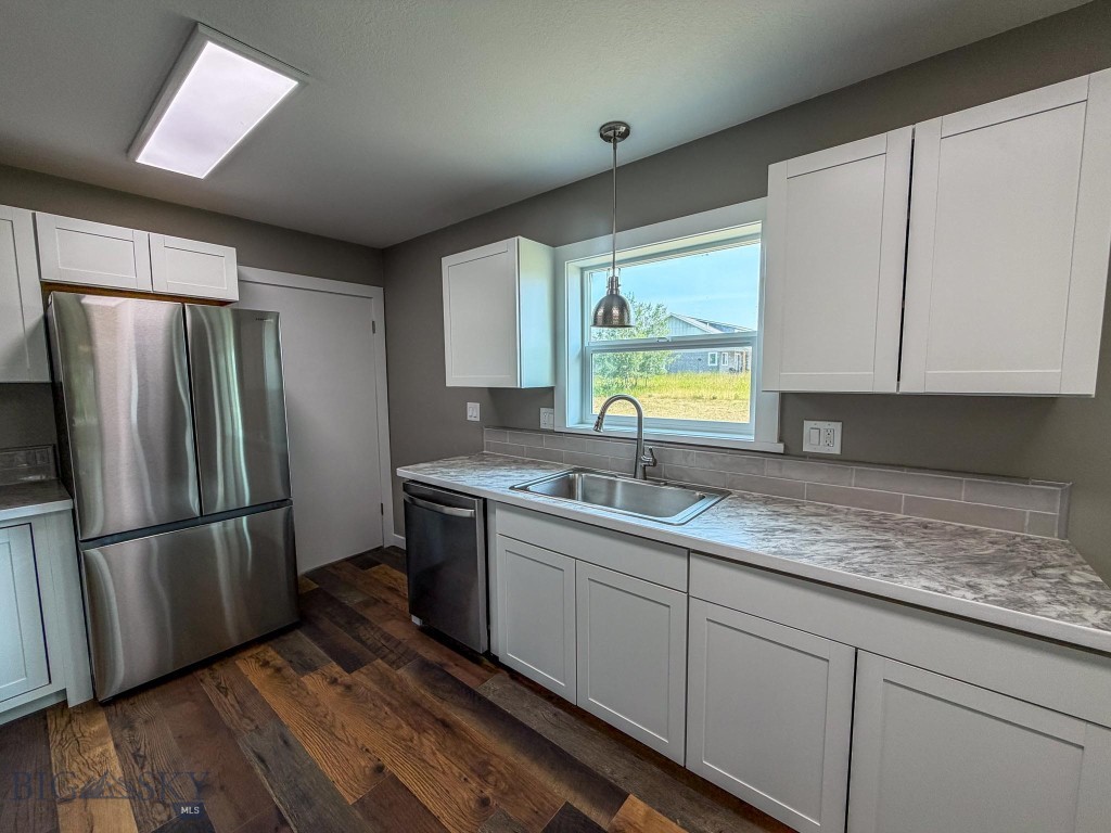 700 Solar Way Property Photo 18