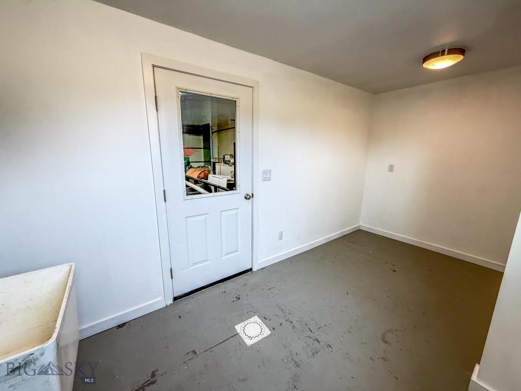 700 Solar Way Property Photo 34