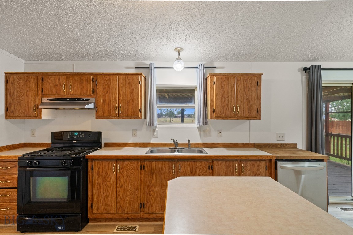 378 Hereford Property Photo 19
