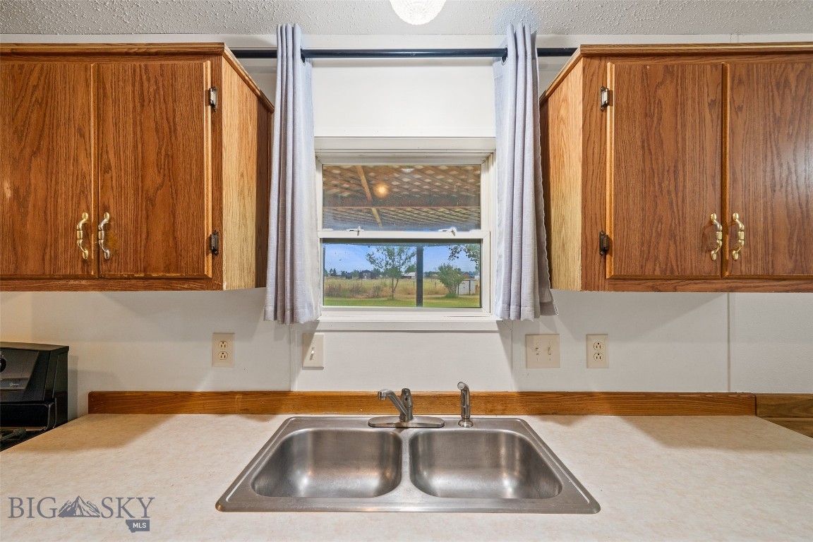 378 Hereford Property Photo 23