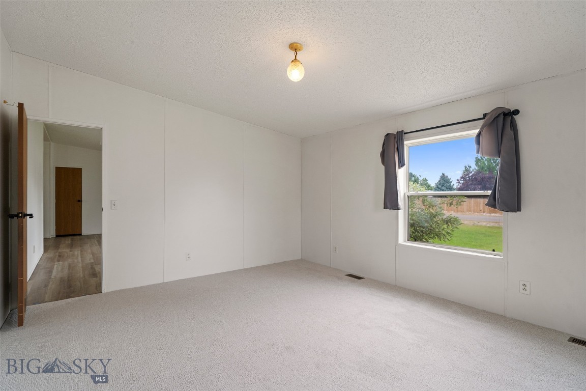 378 Hereford Property Photo 28