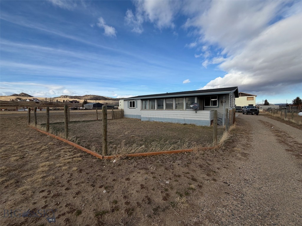 528 W Hugel Property Photo 22