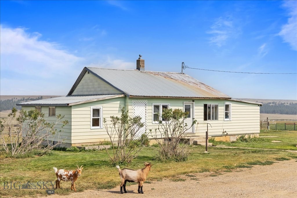 102310 Us Highway 87e Property Photo 1