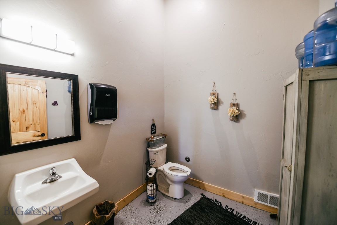 40 Taylor Drive Property Photo 12