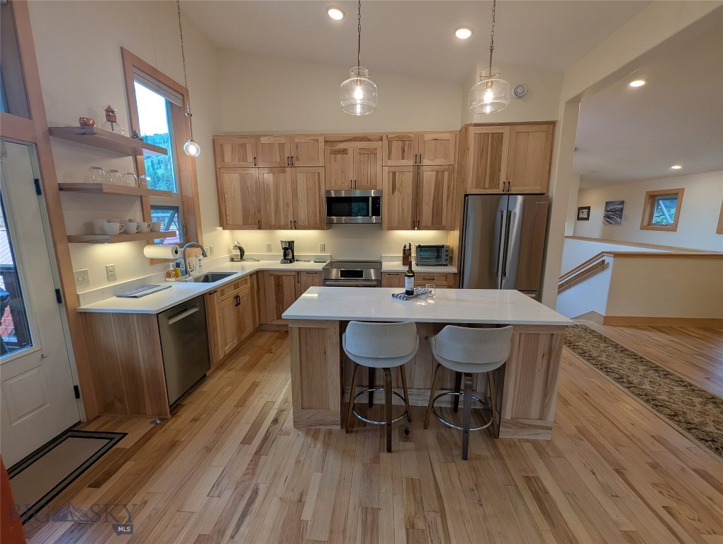 304 Main E Property Photo 10