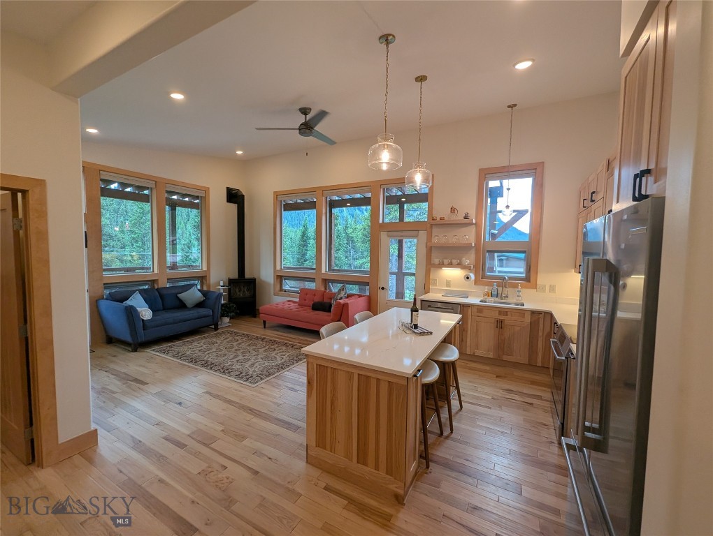 304 Main E Property Photo 11