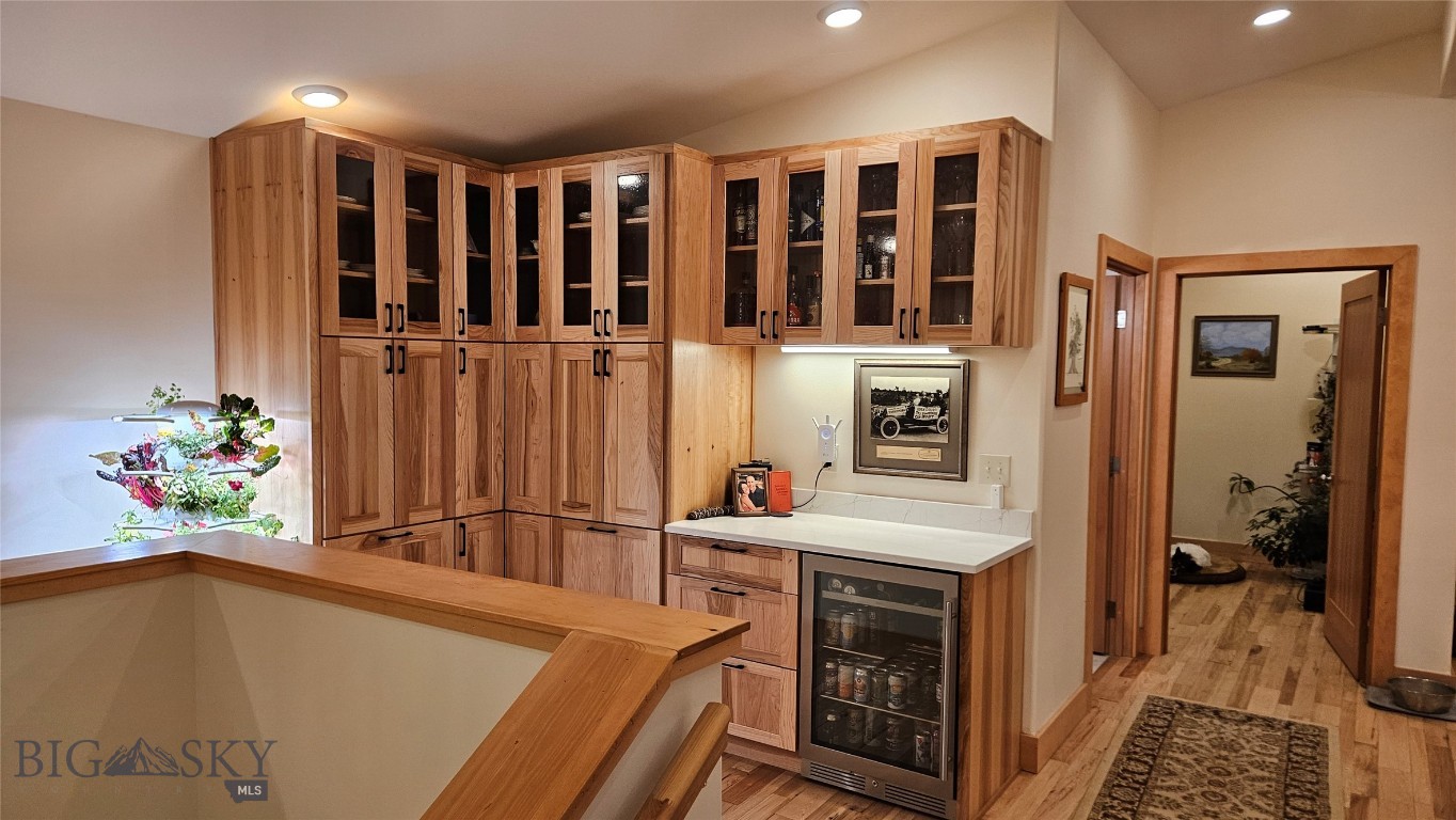 304 Main E Property Photo 13