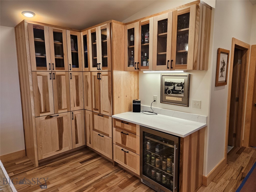 304 Main E Property Photo 14