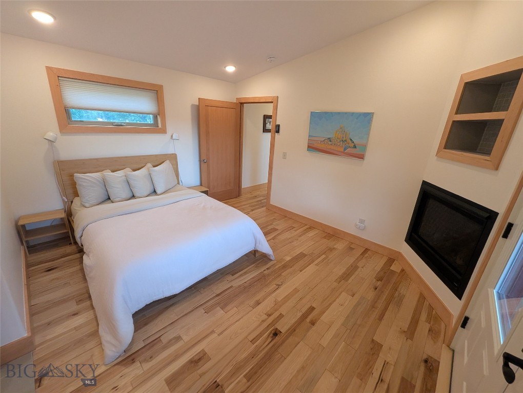 304 Main E Property Photo 22