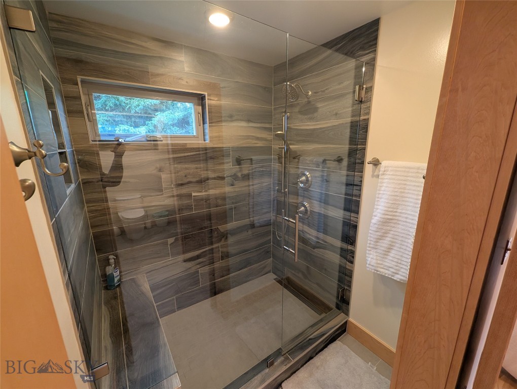 304 Main E Property Photo 23
