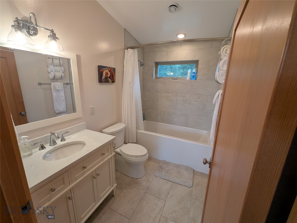 304 Main E Property Photo 26