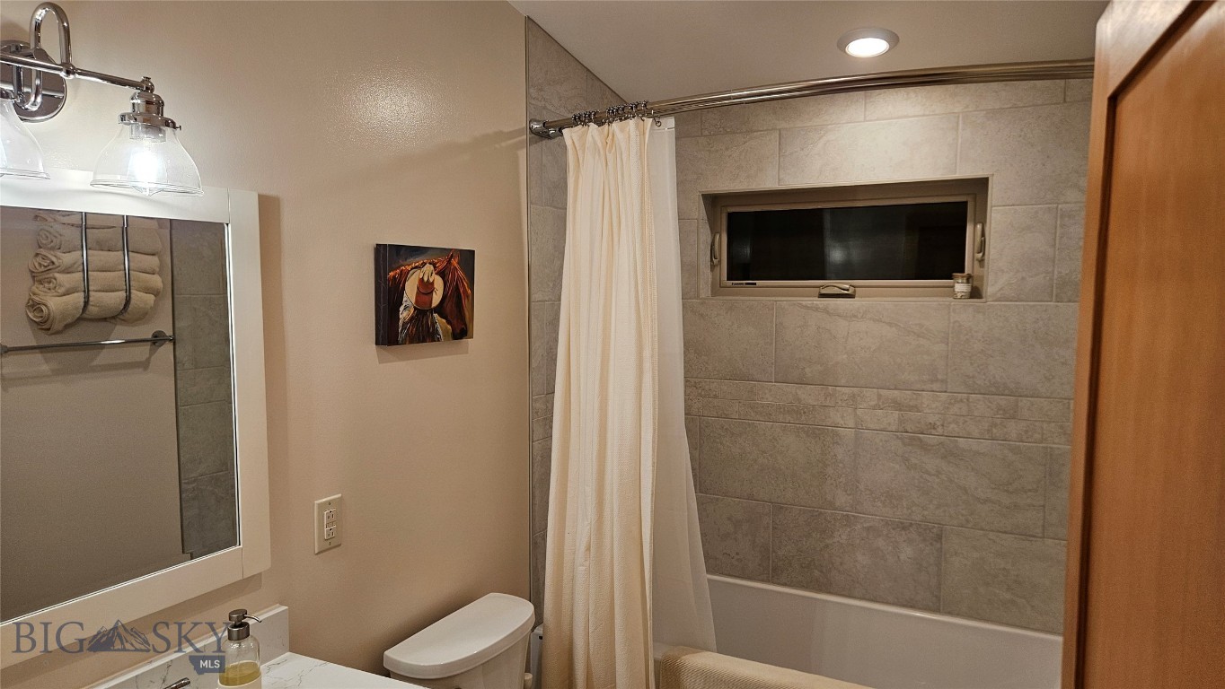 304 Main E Property Photo 27