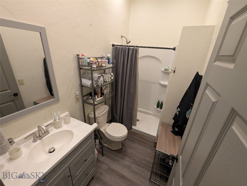 304 Main E Property Photo 30