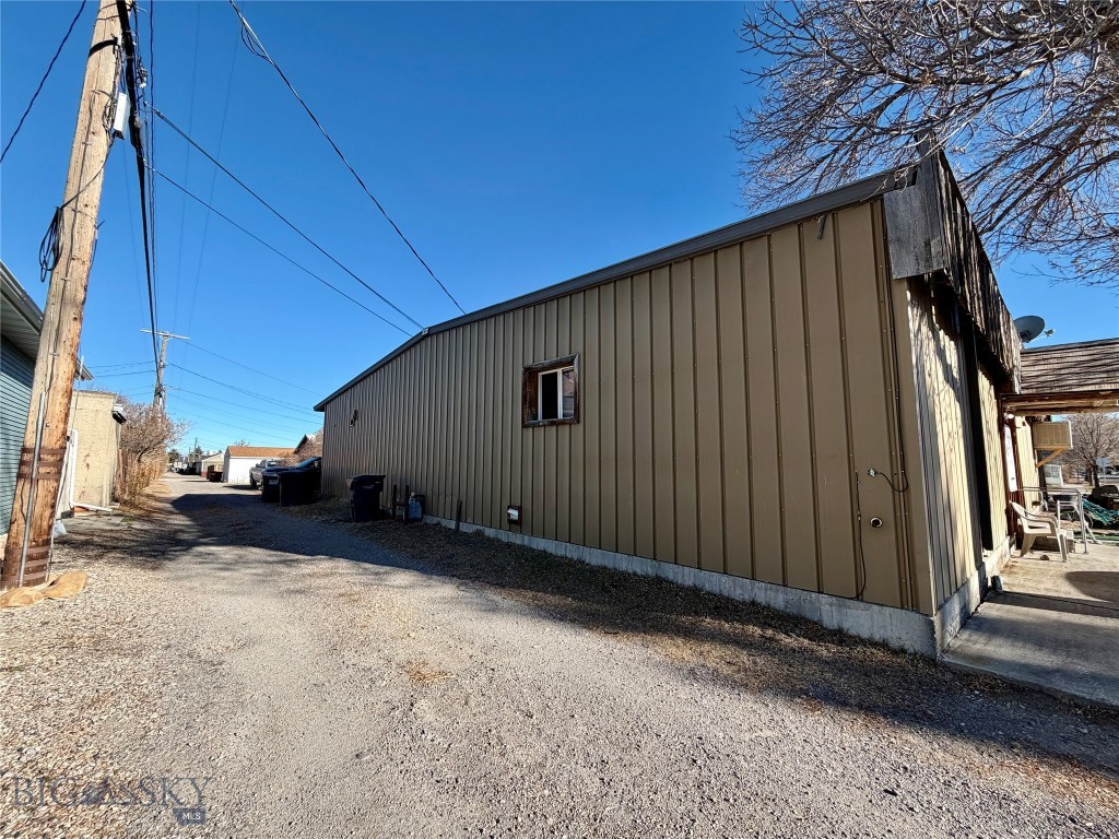 435 S Atlantic Street Property Photo 7