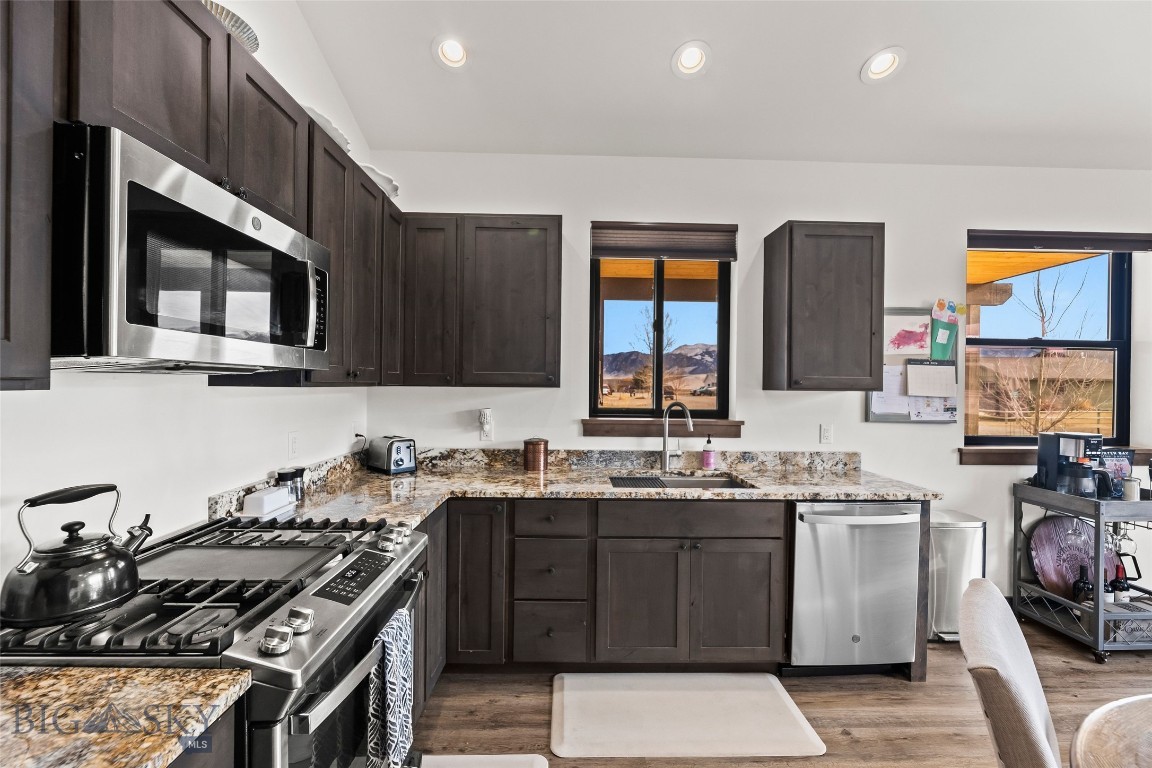 726 & 728 Madison Avenue Property Photo 11