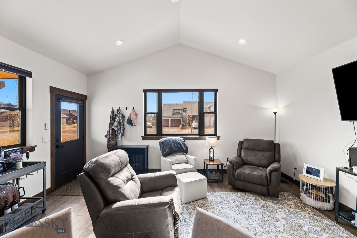 726 & 728 Madison Avenue Property Photo 8