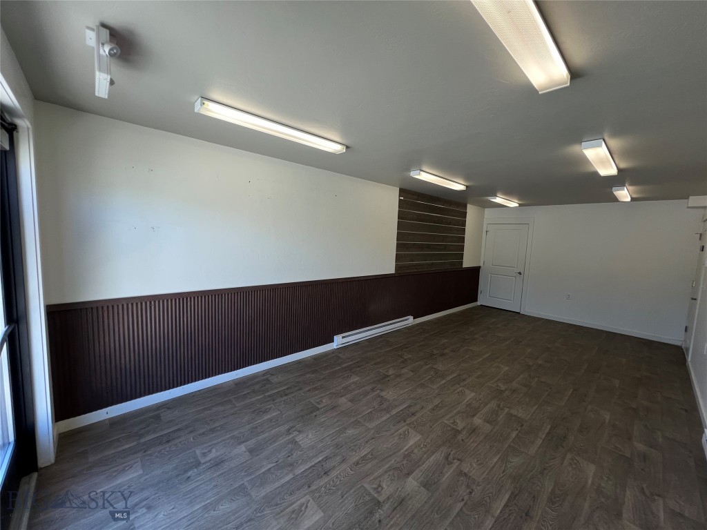 612 W Griffin Drive B Property Photo 2